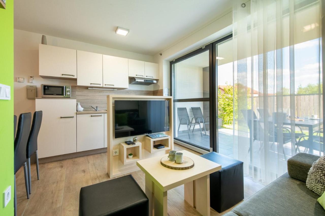 Apartmaji Banonia " Poletni Vetrc " Banovci Εξωτερικό φωτογραφία