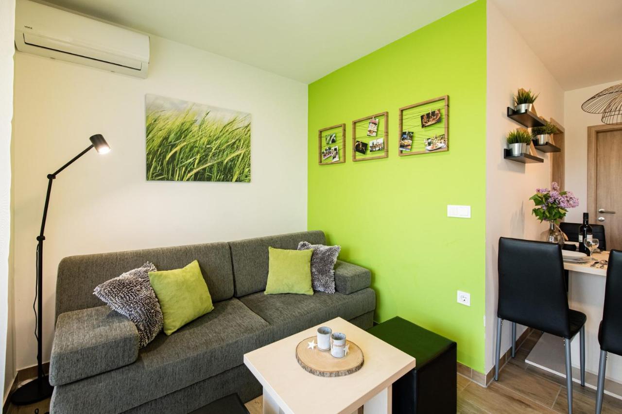 Apartmaji Banonia " Poletni Vetrc " Banovci Εξωτερικό φωτογραφία