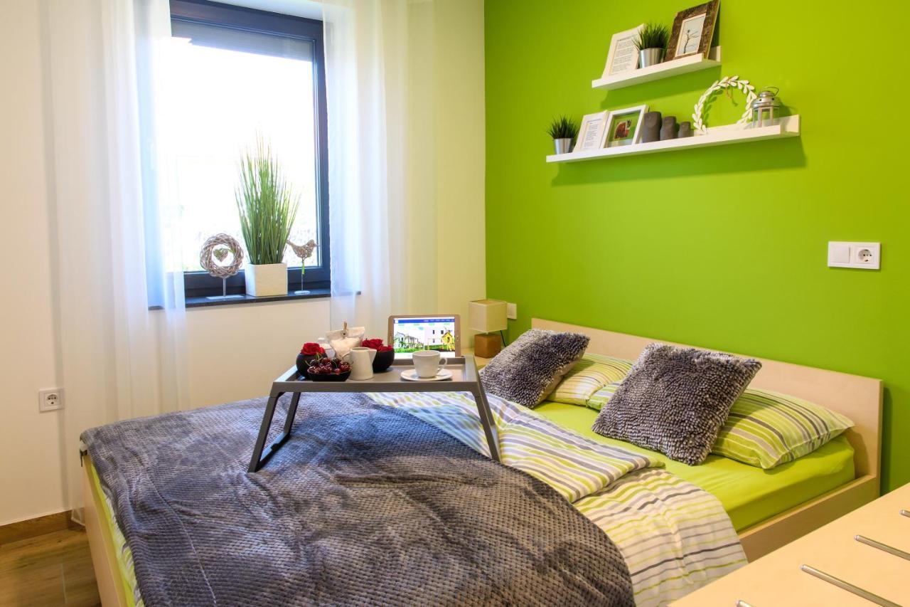Apartmaji Banonia " Poletni Vetrc " Banovci Εξωτερικό φωτογραφία